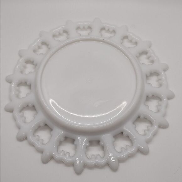 Vintage Milk Glass Lace Edge Plate - Picture 4 of 4